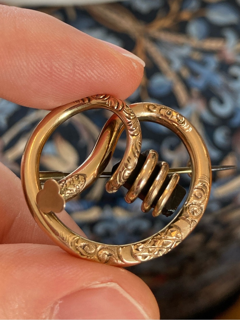 Antique Victorian Love Knot Mourning Brooch w/Onxy or Jet